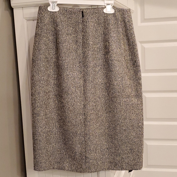 J. Crew Tweed Skirt *SOLD* - Picture 5 of 13